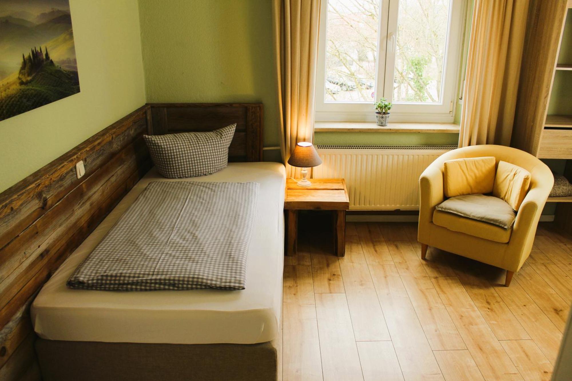 Haus Am Bach - Gemuetliche Pension Allershausen Esterno foto