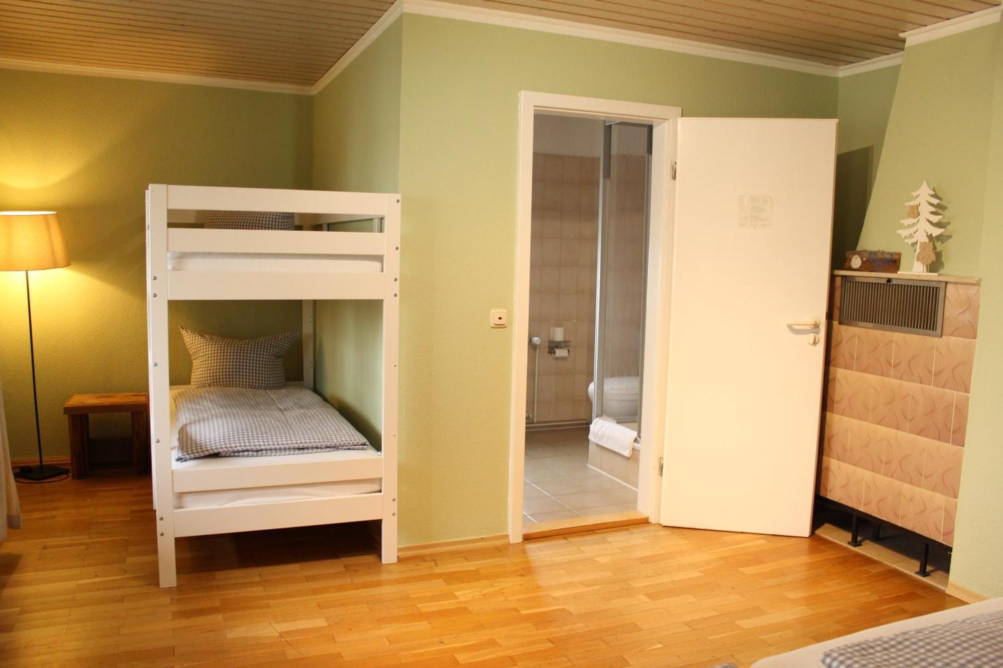 Haus Am Bach - Gemuetliche Pension Allershausen Esterno foto